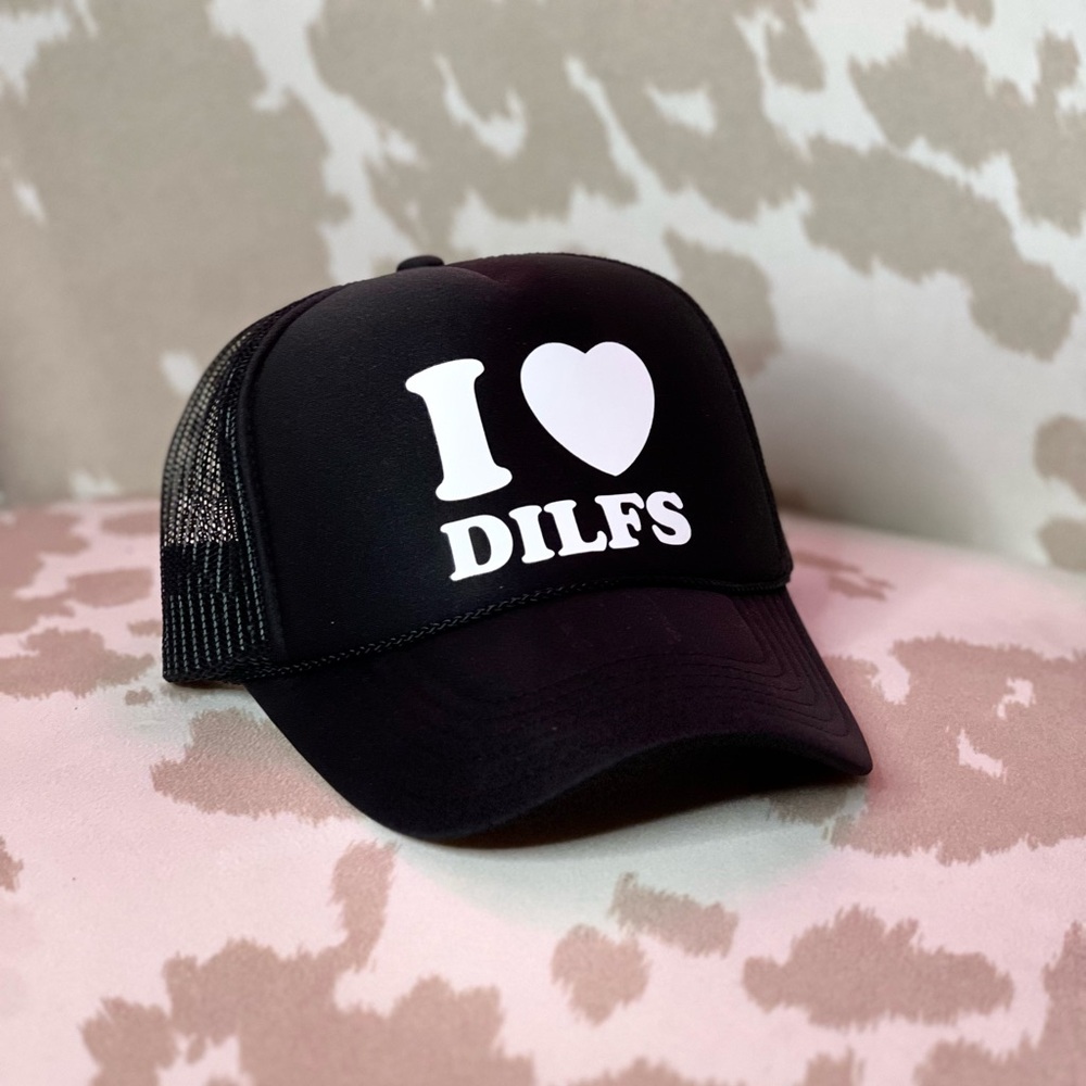 I heart DILF’s snap back